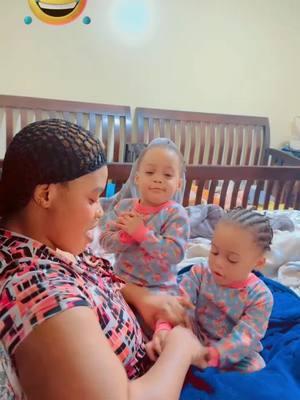 #iyaibejioftiktok #twinsisters #fypシ゚viral #viralvideo #babieslove 