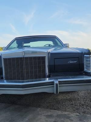 Big Blocks and land yachts #boatcar#lincolnmarkv#landyacht#classiccar#classiccars#lincolncontinental#lincoln#ford#builtfordtough#460ford#460fordbigblock#bigblock#markv#pimpin#pimpinainteasy 