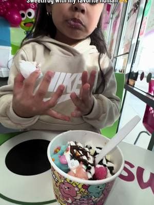 She’s so entertaining I’m never bored lol 🤣 #eatwithus #mukbang #sweetfrog #yogurt #froyo 