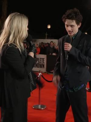 Timothée Chalamet - “Bob Dylan”  @unreal_chalamet #timotheechalamet @bobdylan.official #fabtv #redcarpet #tvhost #acompleteunknown