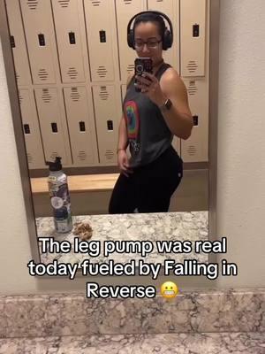 When everything falls apart 🎵 #fallinginreverse #fallinginreverseband #legday #legdaypump 