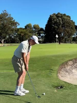 Fix your chipping and transform your score! ⛳ Watch this quick tip that every golfer needs to know. 🚀  Video credit: @golfslump Follow us: @golf.wisdom #golfforbeginners #golfpractice #golftips