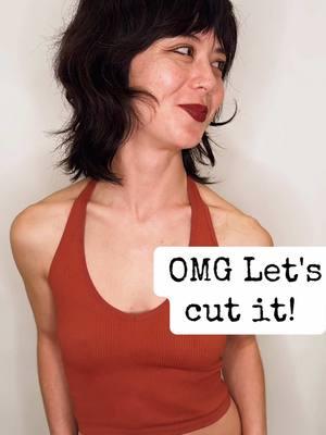 Nothing is more empowering ❤️ . . #shaghaircut #razorcut #diybangs 