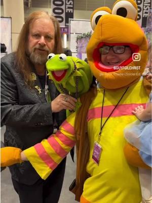 KERMIT THE FROG REPORTING ON A GIANT #FRAGGLE SIGHTING!  ​⁠#muppetcosplay #fragglerock #fraggles #cosplay #cosplayer #cosplayers #cosplaygirl #cosplaying #cosplayphotography #cosplayersofinstagram #fanexpo #themuppets #muppets #jimhenson #jimhensonscartoonist #gobo #amuppetfamilychristmas #fyp #foryou #foryoupage 