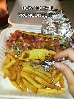 DOES ANYBODY KNOW? #fyp #foryou #foryoupage #fy #fypシ゚viral #food #Foodie #foodtiktok #mssuga #viral #trending #watchtillend #waitforit #mukbang #gyro 