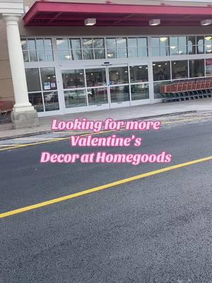 Does anyone else feel like their stores are moving slow at putting out the new stuff? @HomeGoods #homegoodsfinds #homegoodsshopping #homegoodsvalentines #ValentinesDay #comeshoppingwithme #shopaholic #pinkaesthetic #fyp #foryou #foryoupage 