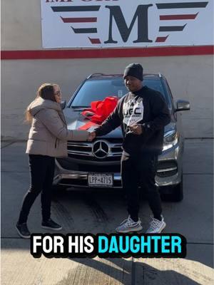 Another Mercedes-Benz GLE hitting the road! Congrats to Jackson and his daughter on his sleek new ride—luxury, style, and performance all in one. Enjoy the journey! 🚙💨🙌 #luxurycars #mercedesbenz #gle350 