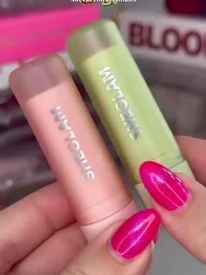 @lydiafernandezlopezz swatches our NEW Pout pHresh Color Changing Lipsticks 💋💋 Featuring a unique color-changing effect, this lipstick reacts to your natural pH, creating a one-of-a-kind shade, just for you 🎀 (ID:39734909) #gloss#sheglammusthaves#sheglam#sheglamlipstick#sheglamnewarrival#lipsticktutorial#glossylip