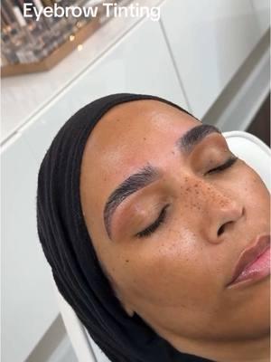 Type Brows👇🏾if you ❤️these brows! We have availability TODAY! We transform brows into BROWZZZ DARLING! Click the Book NOW button….  #phillybrows #phillyhairstylist #niccktownsendsalon #phillybarber #phillyeagles #phillymua #eyebrows #nychairstylist #baltimorehairstylist #philadelphiaeagles #fitlersquare #fitlerclub #filterclubphiladelphia