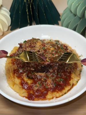 We are drooling over this slow-cooked Italian Pot Roast by @imashleybreannn 😋   Featuring a tender Chuck Roast, fresh herbs, and aromatic vegetables, this recipe will infuse your kitchen with ridiculously delicious scents.   When ready to enjoy, serve it over polenta, risotto, or mashed potatoes for a meal that’s both impressive and soul-warming. @The Feedfeed    #RedGoldTomatoes #RedGold #PotRoast #ItalianRoast #ChuckRoast #ComfortFood  