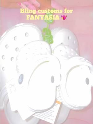 How you ever made something for a Celebrity ? #fantasia #blingcrocs #mommyandmecrocs #mommyandme #minniemousecrocs #crocs #amazon #fypシ #explorepage #customcrocs #proudofyou #linkinbio #designercrocs #Love  #haveyouever #foryou #trending #viralvideo 