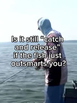 The fish know what’s up #fishing #bigfish #fishingmemes #fishingvideos #fishingmemes #fishingcontent #fishinglife #bassfishingvideos 