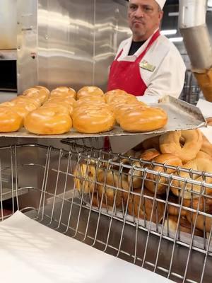 Celebrate National Bagel Day with our scratch-made bagels - kettle boiled then hearth baked fresh every morning for that perfect New York Style—chewy outside, soft inside. 🥯 #stewleonards #bagels #nybagels #nationalbagelday