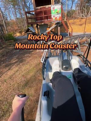 Located across from Dollywood! 2940 Veterans Blvd 📍 #rockytopmountaincoaster #mountaincoaster #smokymountains #pigeonforgetennessee #pigeonforge #pigeonforgetn #pigeonforgevacation #pigeonforgetravel #gatlinburgtn #smokies #coasters #thebest #familythings #familyvacation 