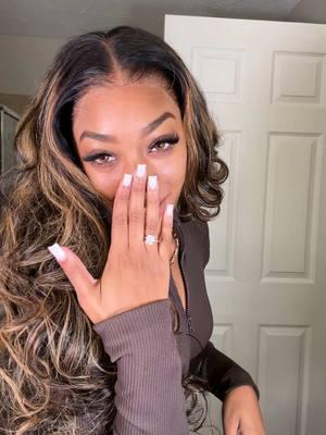 This how imma be when I’m married, my fiancé my fiancé my fiancé 💍💍💍 @BangJazzhairofficial @bangjazzhair #highlights #tiktokwig #birthdayhair #bangjazz 