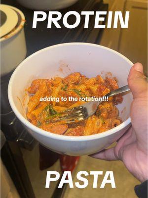 i was nervous about the greek yougurt substitution for heavy whipping cream but it was a slay 🙂‍↕️ #proteinpasta #gymgirl #DinnerIdeas #easymeal #budgetfriendly 