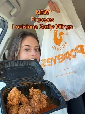 NEW Popeyes Louisiana Garlic Wings 🧡🍗🧄 #popeyes #popeyeschicken #popeyesmukbang #popeyeswings #wings #friedchicken #hotwings #garlicwings #fastfood #FastFoodReview 