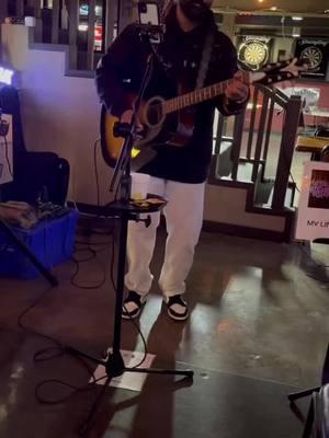 Whoever has a fast car I’m jealous 😂 #cover #livemusic #latebloomin #tracychapman #fastcar 