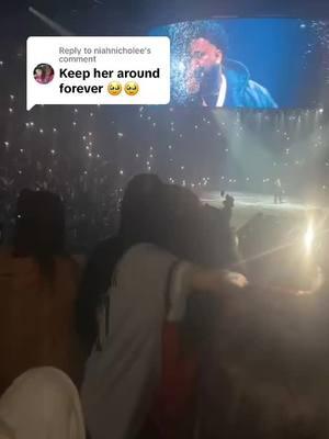 Replying to @niahnicholee someone in our section got this vid & sent it to me, sooo cute #fyp #foryoupage #xyzbca #viral #denver #lastlap #lastlaptour #bestfriend #rodwave 