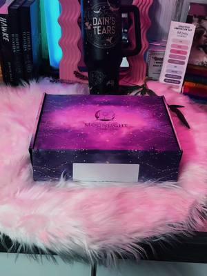 Januarys moonlight unboxing! #BookTok #bookshelf #moonlightbookbox #worthyoffate #smut #romantasy #romantasybooks #bookunboxing #specialeditionbooks #sprayededges 