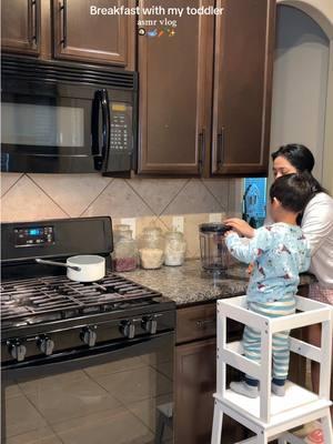 We’ve been kind of sick in this household, so he’s been helping me  in the kitchen he’s been loving it ❤️ #ditlofamom #breakfasttoddler #cookwithme #cookbreakfastwithme #ditlmomvlog #oatmeal #morningsahmroutine #htxcontentcreator #fypシ #latinacreators #ditlmomedition #momcontentcreator #breakfastwithmykids