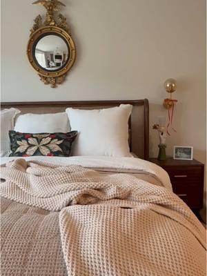 Now that it’s 2024, it was high time for a little bedding refresh! (#ad) I started with the @Bedsure Cotton Sateen Sheet set, followed by their beautiful Waffle Weave Quilt Set. But our absolute favorite is this king-sized Waffle Weave blanket! Perfect for those cozy date night movies, and big enough to share! If your bedroom needs a little love, head over to Bedsure’s website and get cozy! #bedsurepartner #bedsure #gentlesoft #getcozy #bedroomdecor #bedroomvibes #valentinesdaydate #datenight #datenightin #movienight #bedroomrefresh #primarybedroom #primarybedroomdecor #homedecor #bedding #winterbedroom #wintervibes #cozyhome