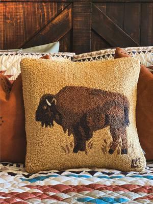 @Lone Star Western Decor has the BEST western decor for your home. It was time for me to refresh our master bedroom with the Sunrise Canyon Quilt. They offer indoor and outdoor items— over 100 products! #w#westernhomew#westerndecorw#westernlifestylew#westernlifeandstylel#lonestarwesterndecorw#western