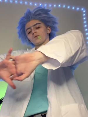 Farts and runs away #fyp #rickandmorty #rickandmortycosplay #mortysmith #mortysmithcosplay #mortyprime #ricksanchez #ricksanchezcosplay #fearhole 