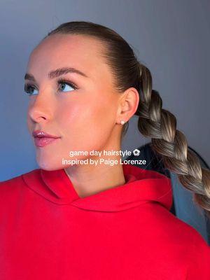 This might be my new favorite hairstyle #hairstyle #hairtutorial #hairgoals #slickback #slickbackponytail #gamedayhair #athlete #soccergirl #soccerhairstyle #volleyballhairstyle #athletichairstyle #gymhairstyle #paigelorenze  @paige lorenze @Nexxus Hair Care @designmehair 