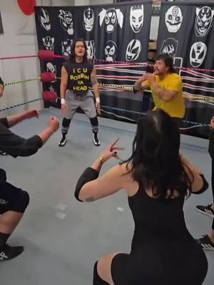 0:38 Seconds of Beginner Warm ups ⏱️💪🔥 #SantinoBros #ProWrestlingSchool #ProWrestlingLosAngeles #WrestlingSchool 