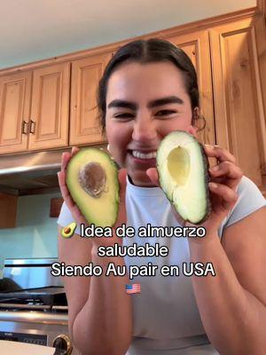 Idea de almuerzo saludable siendo Au pair en USA 🥑🇺🇸 a veces puede ser difícil alimentarse saludable, pero es importante priorizar los buenos hábitos alimenticios. Quedó deliciosoooo!! 😋Ustedes qué opinan?? Guárdalo o envíaselo a tu amiga Au pair🧚🏽‍♀️✨ #aupair #aupairlife #latinaenusa #nanny #vidaenusa #comidausa #lunchideas #aupairusa #fyp #fypシ 