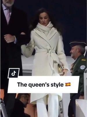 La reina de España sigue robándose la atención por su estilo simple y elegante! ¡Colores sólidos sin estampados o prendas muy lujosas! 🙏 (este post lo puse por mi madre que ama la realeza, su hijo no tanto)      #realeza #españa #reina #LetiziaOrtiz #looks #fashion #women #trendy #jomarigoyso