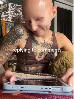 Let’s sit down and have a chat 🫂 My hope in replying to these comments is that by saying these strangers’ words out loud, they’ll finally realize just how uneducated and dumb they sound 🙏 #alopeciaawareness #normalizenormalbodies #mastectomy #brca1 #womenempowerment #hairlosssolutions #selflovejourney #bodytransformation #alopecia #aestheticflatclosure #BRCA #bodypositivity #replyingtocomments 