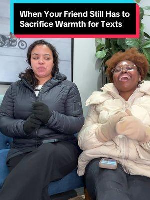 Fingerless gloves are a winter essential ❄️ When your friend still has to sacrifice warmth for texts 🎥 @Queen | Travel Creator👑  #fingerlessgloves #gloves #wintertravel #winterfit  If you click on the links we provide, we may receive compensation 