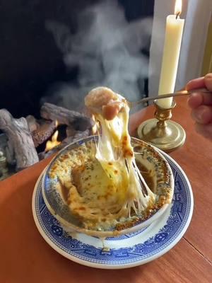 Colder weather makes soup taste even better😊 Have you tired the Dobbin House’s famous King’s Onion Soup? #VisitPA #Gettysburg #Travel #Pennsylvania #History #Food #foodtiktok 