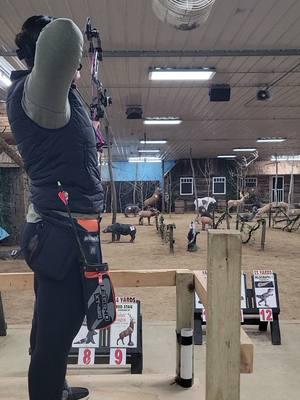 A quick release never hurt nobody #ishootxpedition #xpeditionarchery #3darchery #archery #tiknok #echovalleyarchers #femalearcher #range #indoorrange #practice 