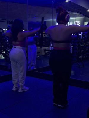 Muscle mommy’s 👯‍♀️💖💪✨@Mannie🇸🇻 #grindtime #nodaysoff #fyp #latina #musclemommy 