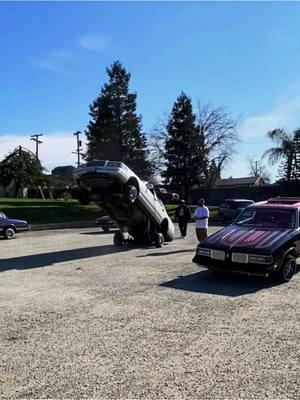 Some hopping action in Bakersfield California #hopping #hopper #Lowrider#Bakersfield 