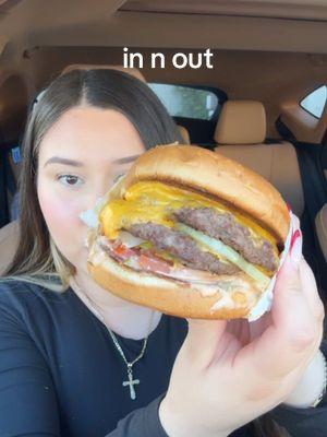 IN N OUT ❤️🍔 you can never go wrong with this! I do wish I got the Flying Dutchman it’s my absolute favorite! #innout#innoutburger#burgermukbang#animalstyle#mukbang#eatingsounds#mukbangeatingshow#letseat#food#fastfood#asmr#asmreating#foodtiktok 