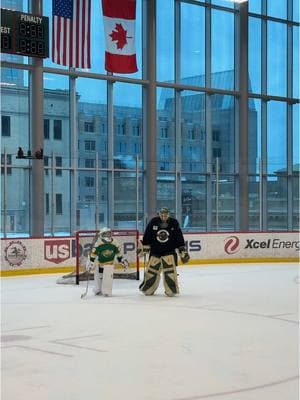 MINI GOALIE 🥹🥹 #goalie #NHL #hockey #makeawish 