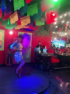 Si te pudiera mentir #karinacatalan #palomamakary #lasvegas #lavecindadcantina #drag #gracias @La Vecindad® Cantina 