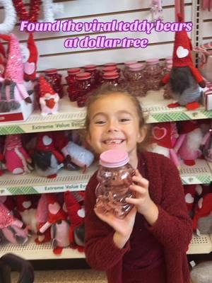 So cute 🩷👌🏻💕 #dollartree #dollartreefinds #fy #fypシ゚viral  #fypppppppppppppppppppppp #viralvideo #trendingvideo #explore #teddybear #dollartree #ValentinesDay #valentinesday2024 #valentinesdaygift #teddybear #fyp≥ #viral #fyp