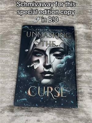 If you are wanting to enter must tt schmivaway 🔗 is in bio for this gorgeous sprayed edge copy of Unmasking the Curse.  RULES 18+  US only  Must be subscribed to my newslettter (option to subscribe in entry form)  Closed 1/21 and w!nner to be announced in my newsletter of 1/22. #BookTok #booktoker #fantasyromance #romantasy #unmaskingthecurse #gaslampfantasy #beautyandthebeastretelling #aralianseries #chellecypress #specialeditonbook #sprayededgebooks #sprayededges #marriageofconveniencetrope 