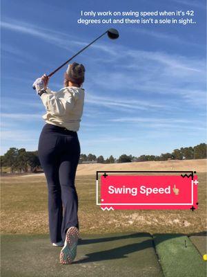 Swinging too hard?? #soul #golftiktok #golftok #girlswhogolf #golflife #golfer #golfing #golf #golfgirl #golfswing #wintergolf 