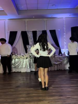 Princess Destiny’s Surprise Dance 😻🌟 Choreographer: @choreobypri  #xv #quince #choreographer #eventplannerla #surprisedance 