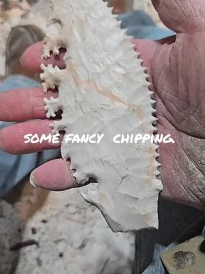 #knifeskills #fyp #flint #flintknapping #arrowhead #bushcraft #mosher #TikTokLIVE #LIVE #tiktoklive #stone 