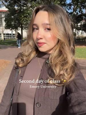 #Vlog #universidad #university #sofiaquizena #college #Lifestyle #daywme #freshamn #student #fashion 