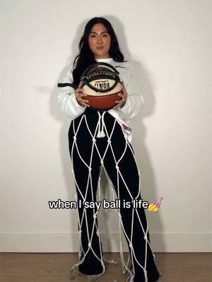 more basketball chic content on IG @ms.janetteok 🤍 #ballislife #nike @Nike #NBA #WNBA #sportsfashion #sportychic #sportystyle #fashiontiktok @NBA #sportygirl #basketballtiktok 