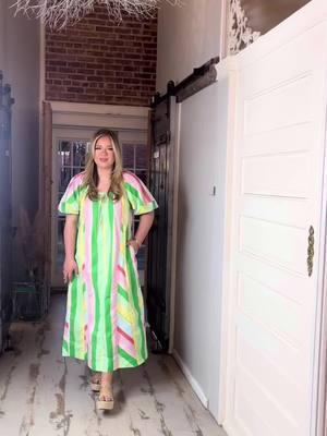 Ae are loving this fun Spring dress!#springbreak #springdresses #caftan #caftanstyle 