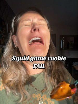 My mom and I got into screaming match and I’m trying to calm down before I pick up my kid from school…and to my surprise this helped! #burning #squidgame #cookie #squidgamecookie #kitchennightmare #cookingfail #fail 